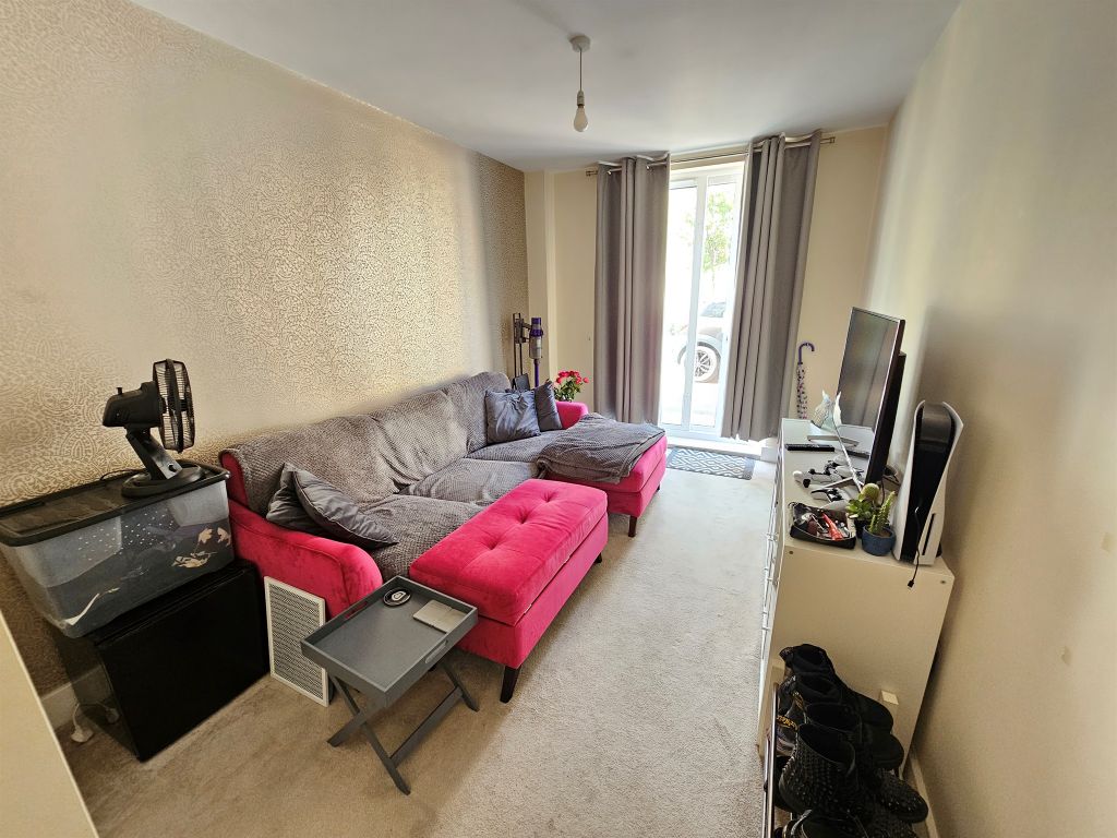 Property photo 3 of 8