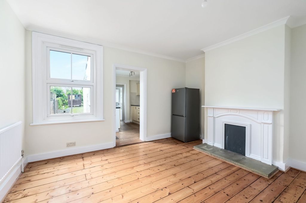 Property photo 3 of 10 Dining Room