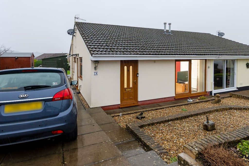 Property photo 1 of 27