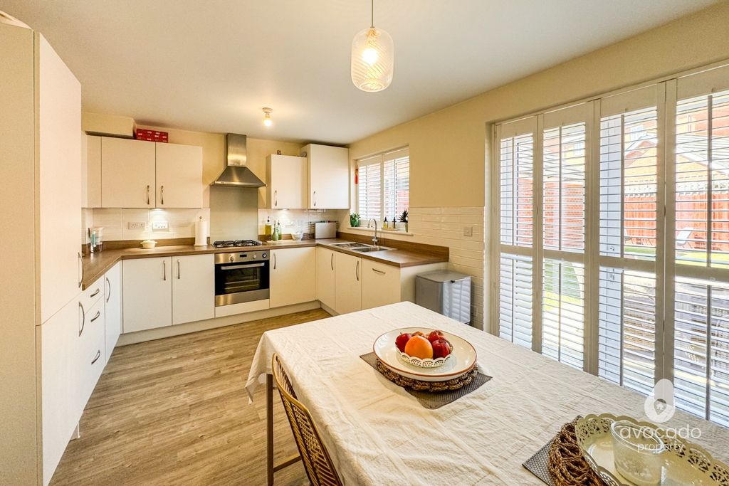 Property photo 3 of 21 5049595