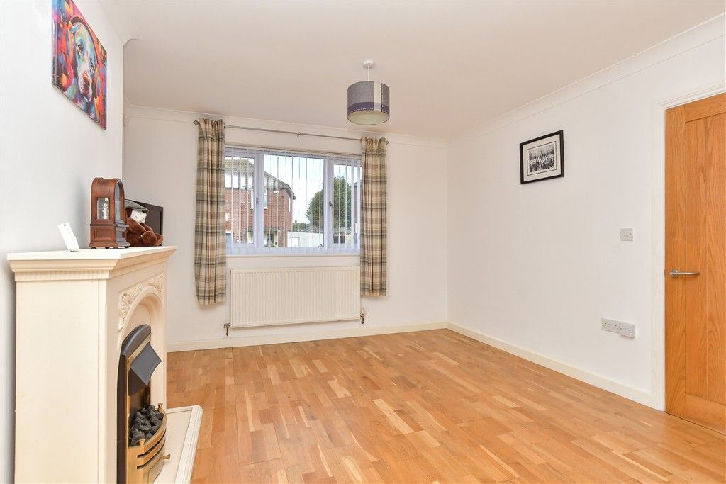 Property photo 3 of 12 Lounge/Dining Area