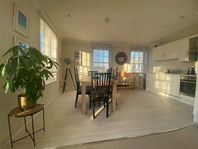 Property photo 1 of 8 Kitchen