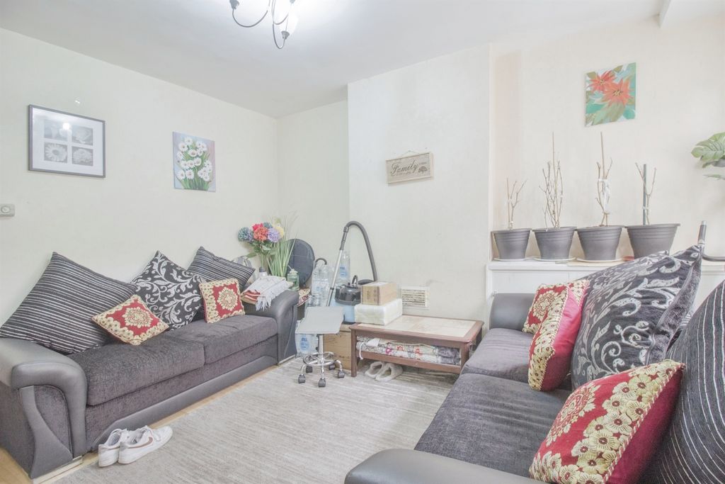 Property photo 2 of 16