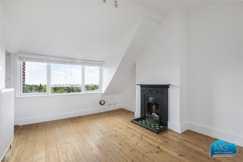 Property photo 2 of 16 Picture No. 38