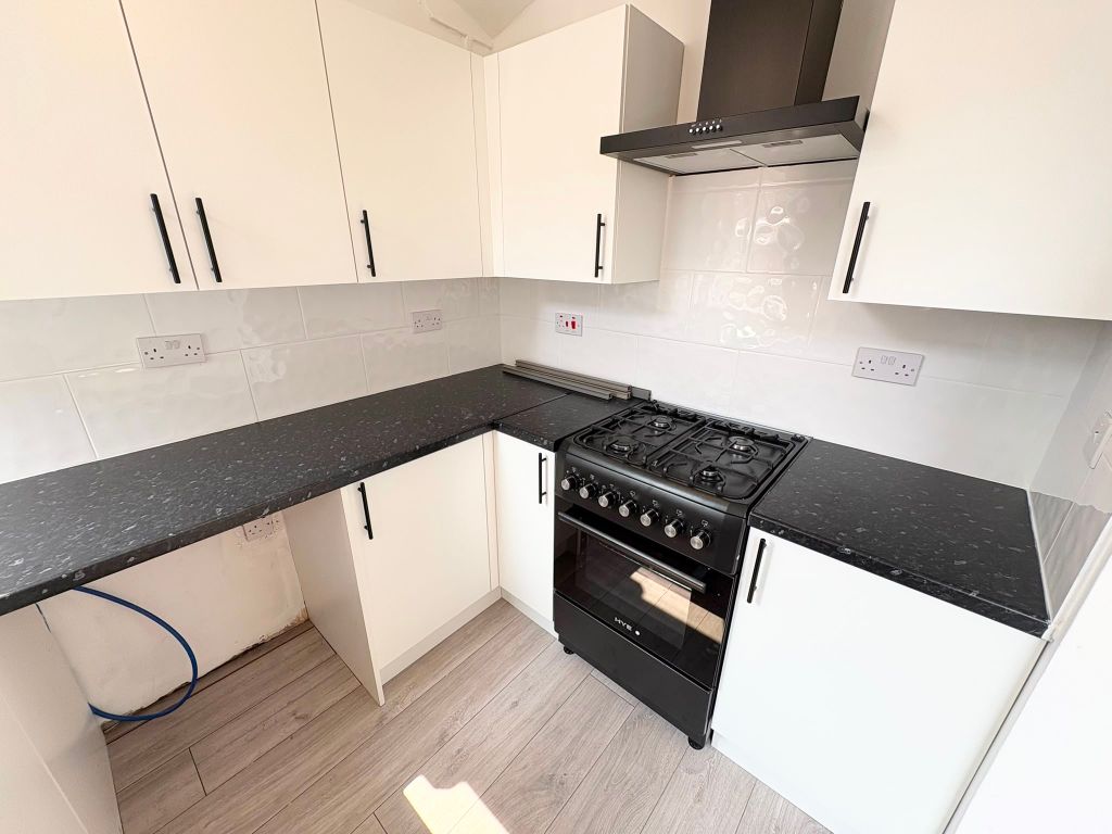 Property photo 1 of 11 Kitchen