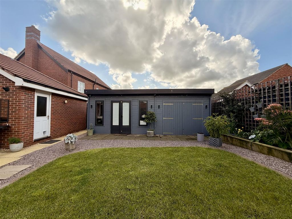 Additional image 36 of 4 bed detached house for saleDaffodil Close, Loughborough LE11