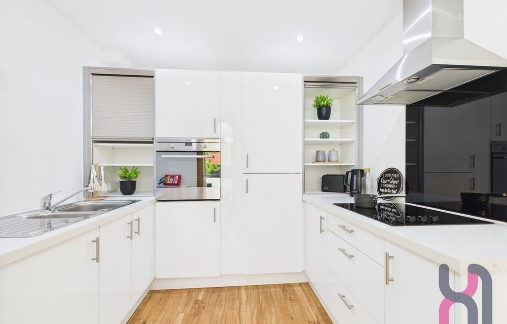 Property photo 1 of 13 Kitchen