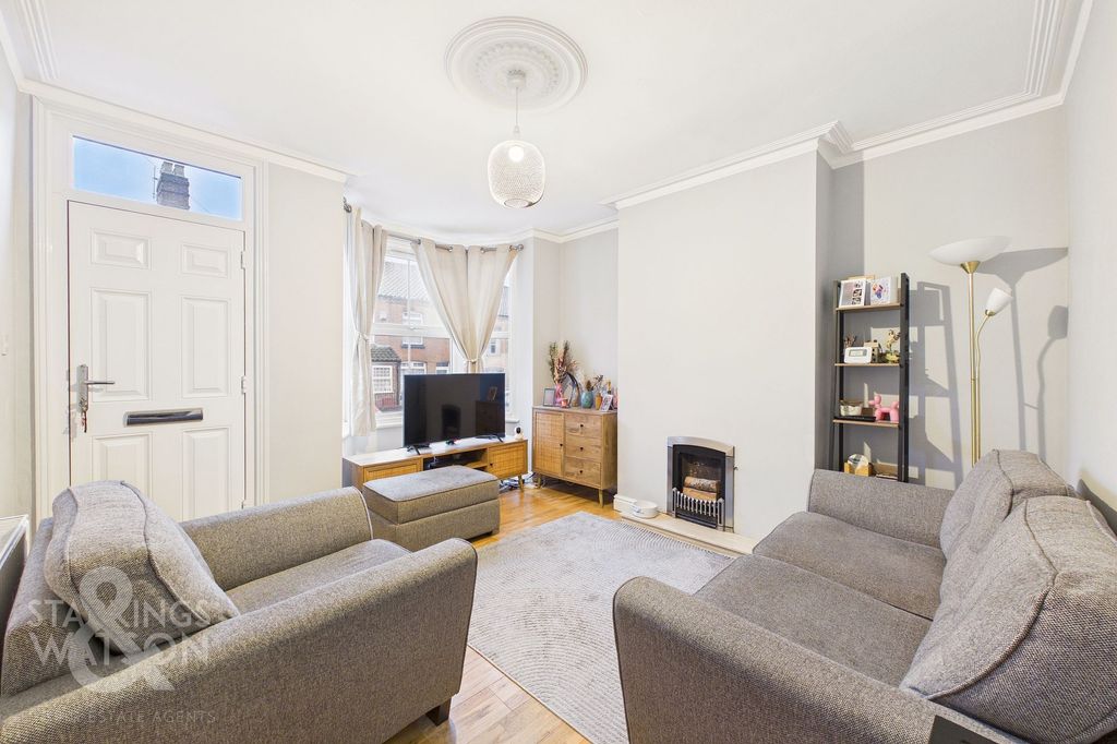 Property photo 2 of 22