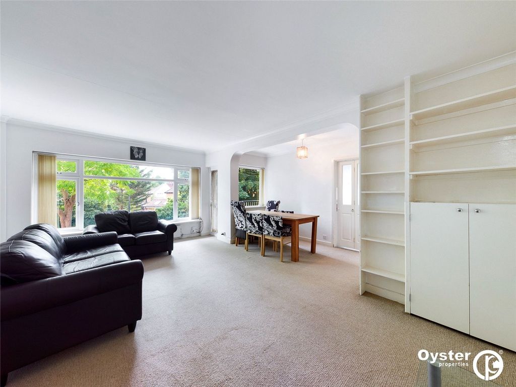 Property photo 3 of 11 Living Room