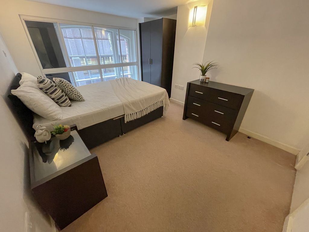Property photo 3 of 7 24 The Albany