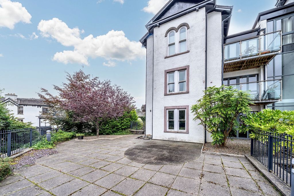Property photo 1 of 25