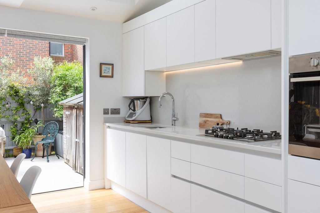 Property photo 3 of 15 4930363