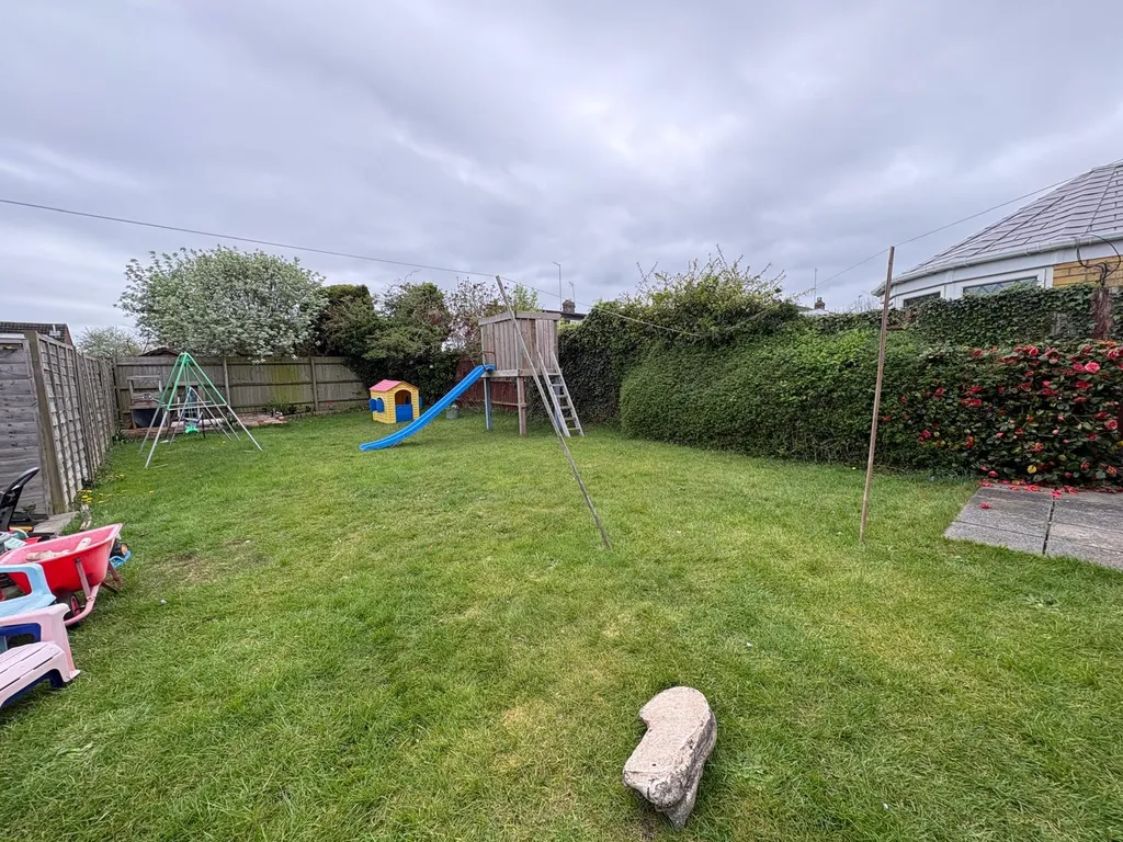 House in Kingsthorpe NN2, Kingsthorpe - More