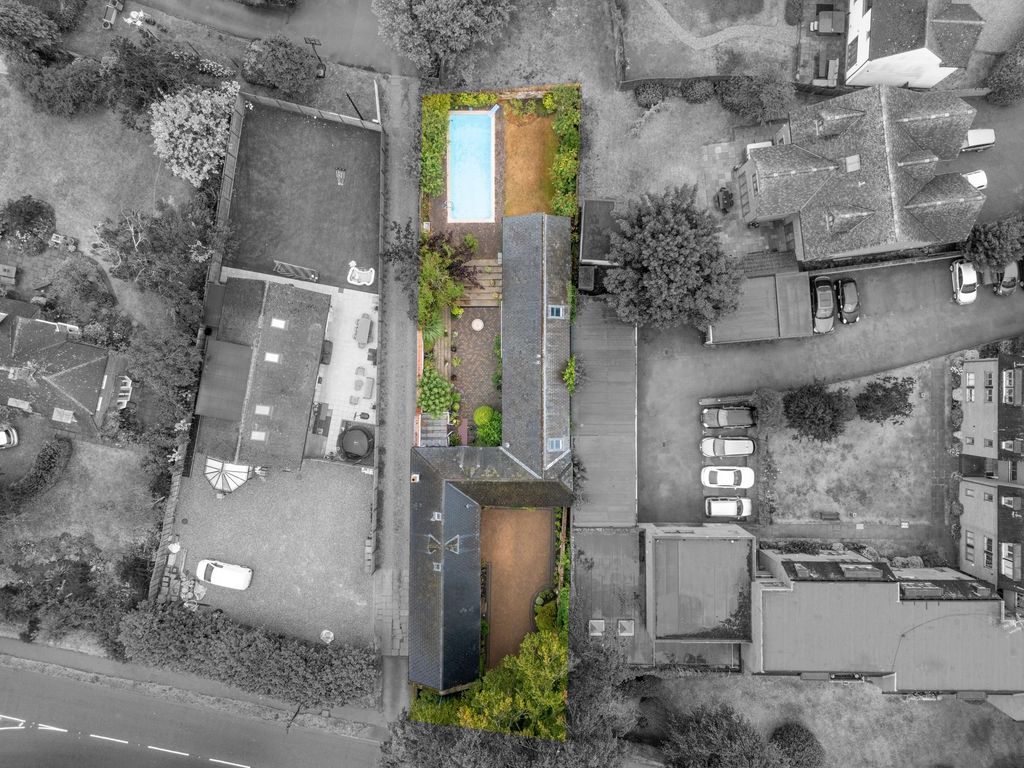 Property photo 2 of 26