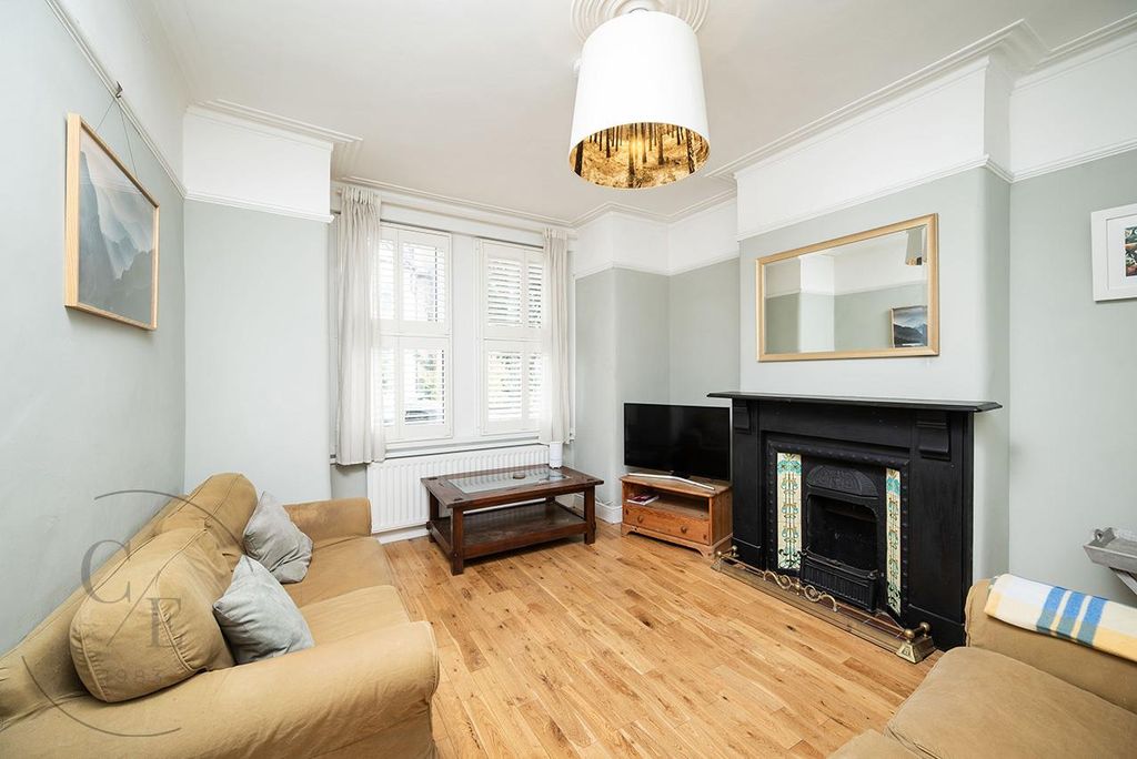Property photo 3 of 19 W03.Jpg