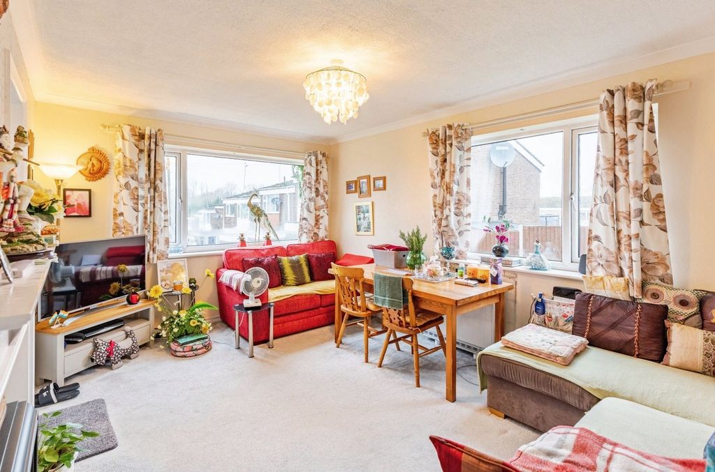 Property photo 2 of 20