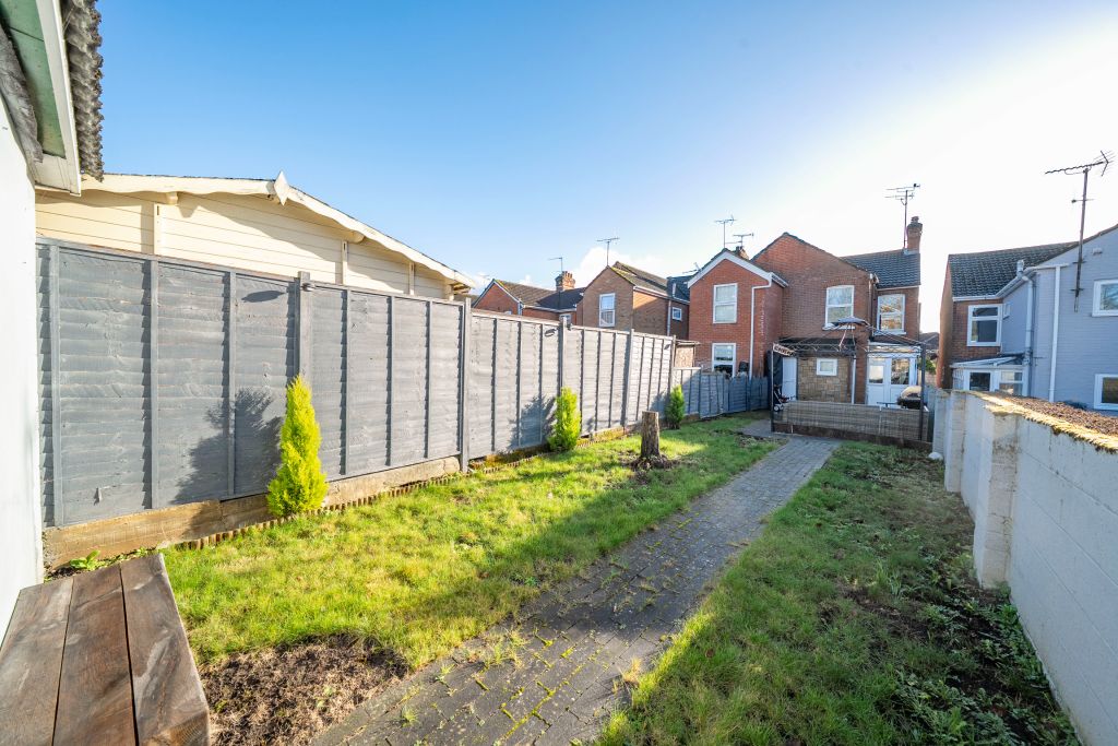 Property photo 2 of 20