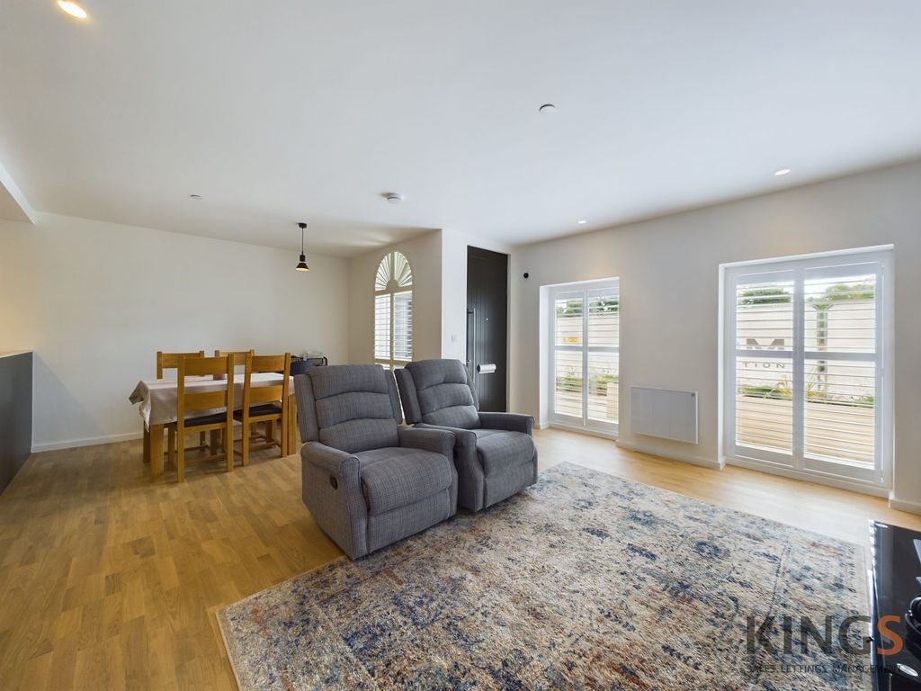 Property photo 2 of 20 Living Room