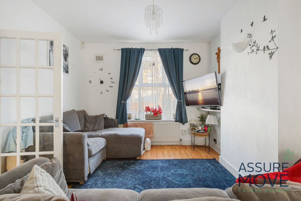 Property photo 2 of 12