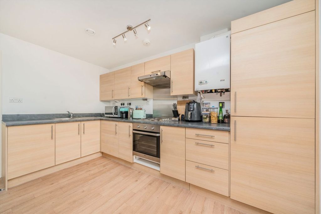 Property photo 2 of 6