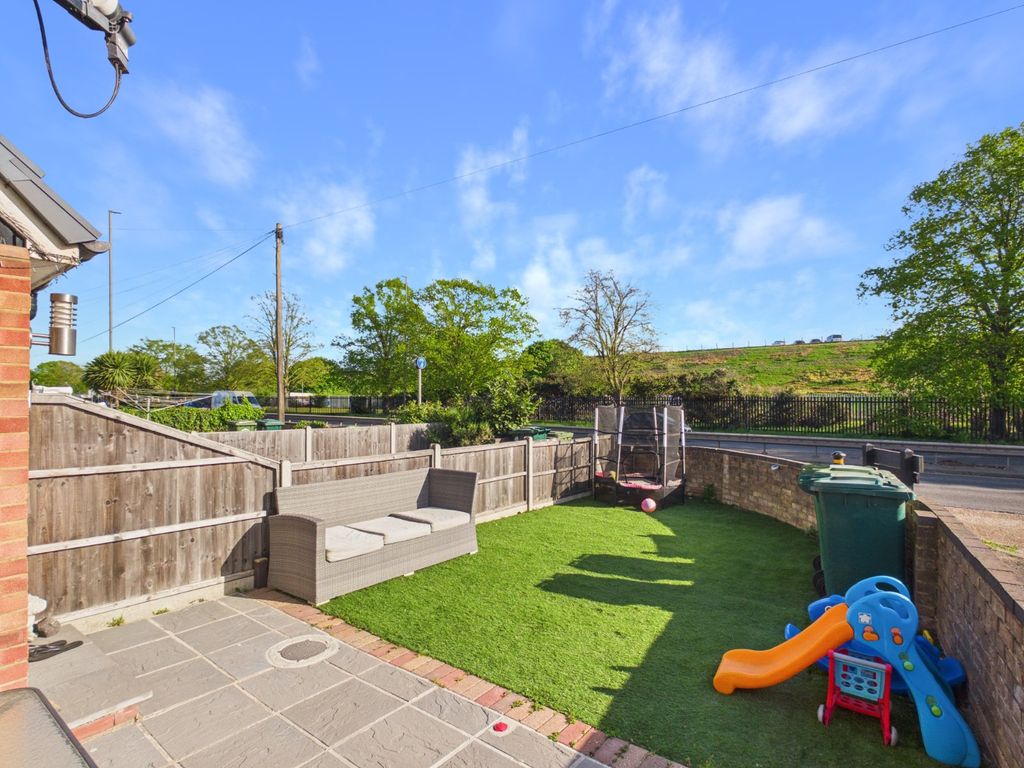 Property photo 3 of 9 Picture No. 13