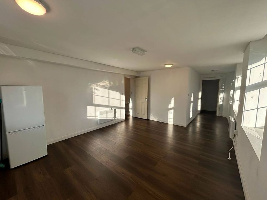 Property photo 3 of 5 Gallery