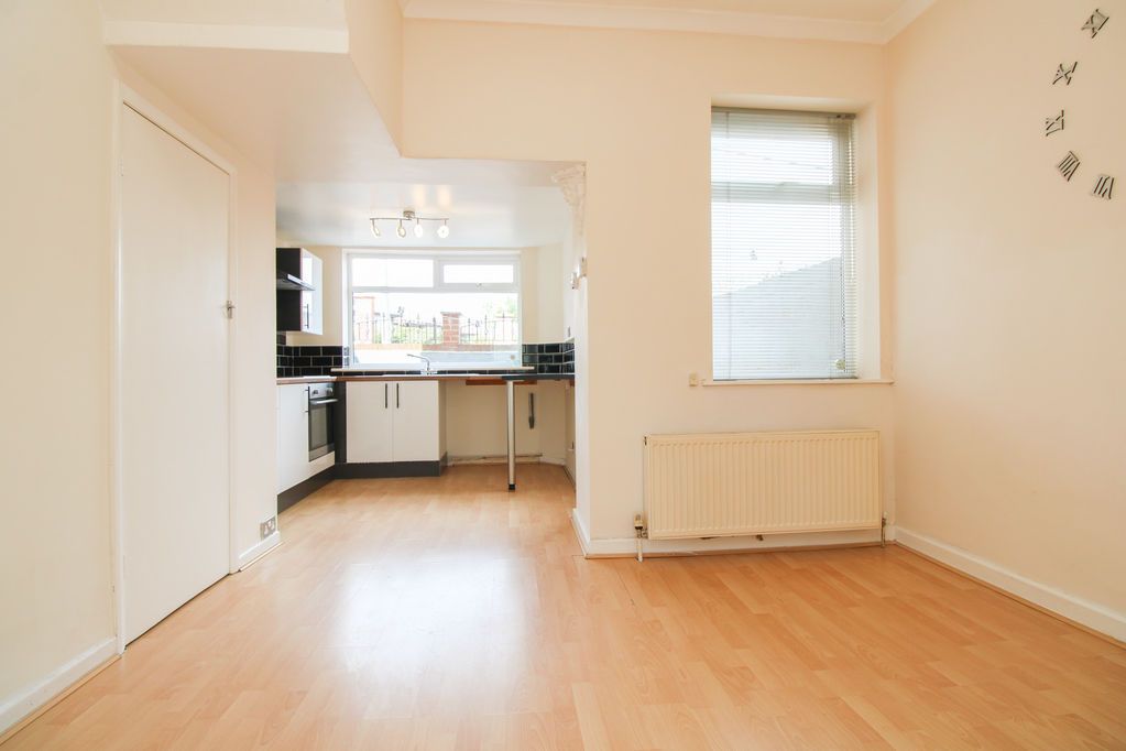 Property photo 3 of 12 Kitchen/Diner