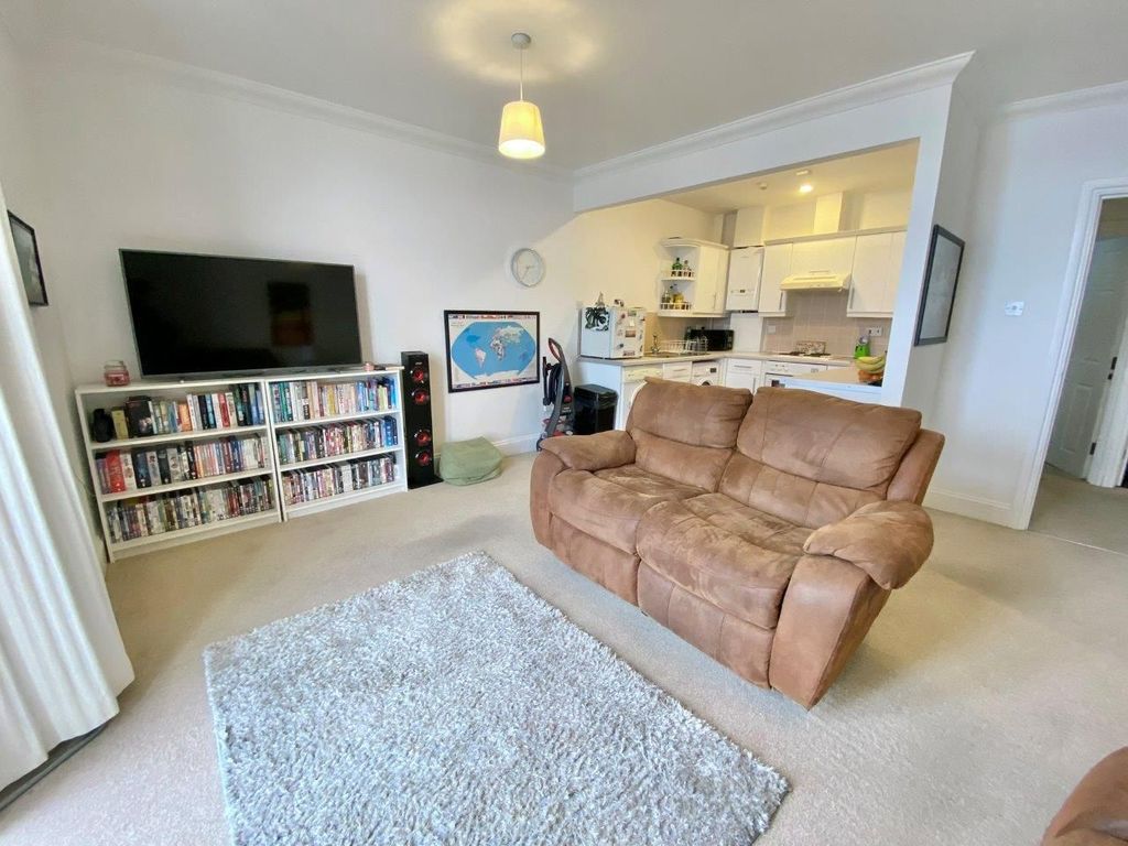 Property photo 2 of 13