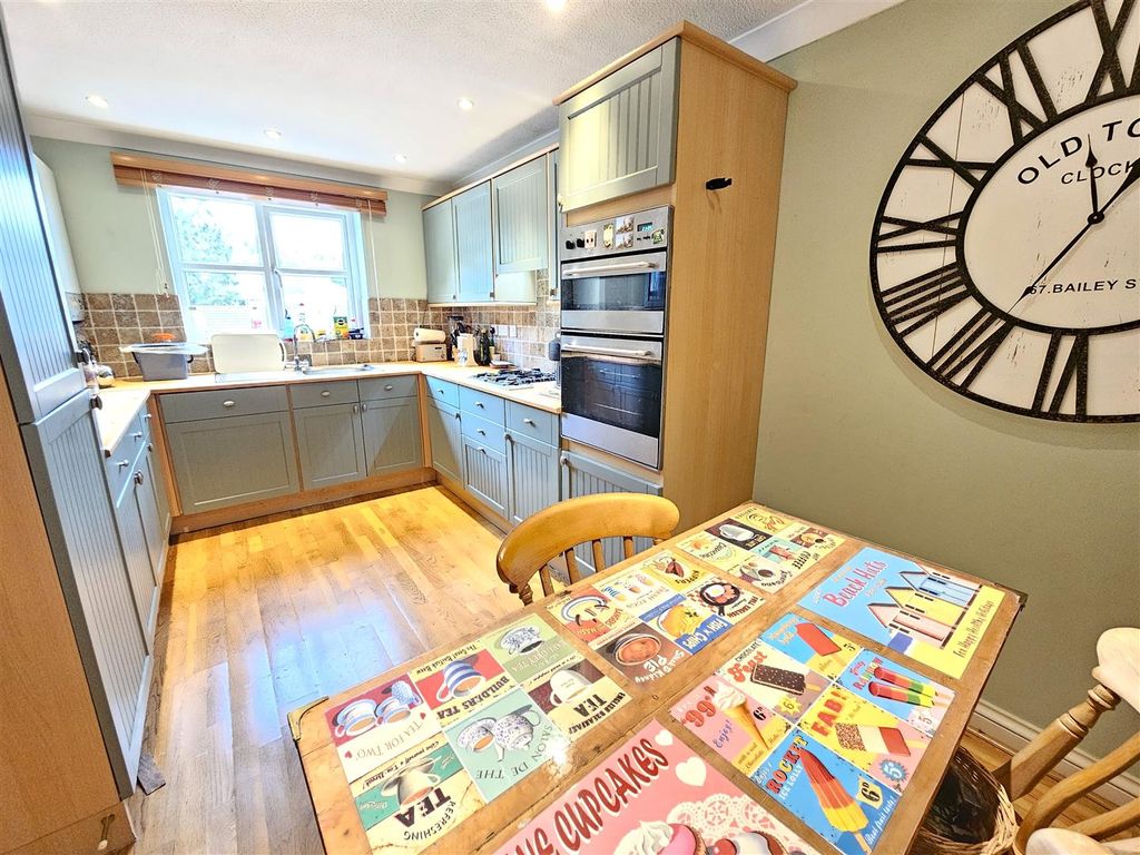 Property photo 3 of 16 Kitchen Diner.Jpg