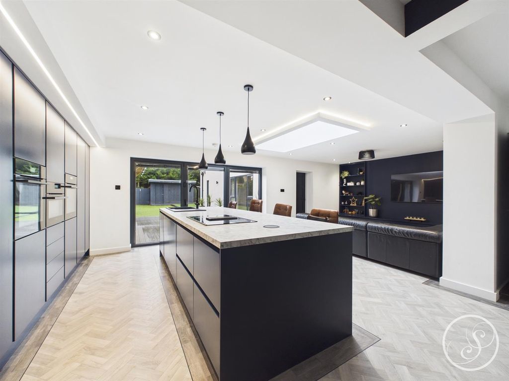 Property photo 3 of 29 Kitchen/Diner/Living Area