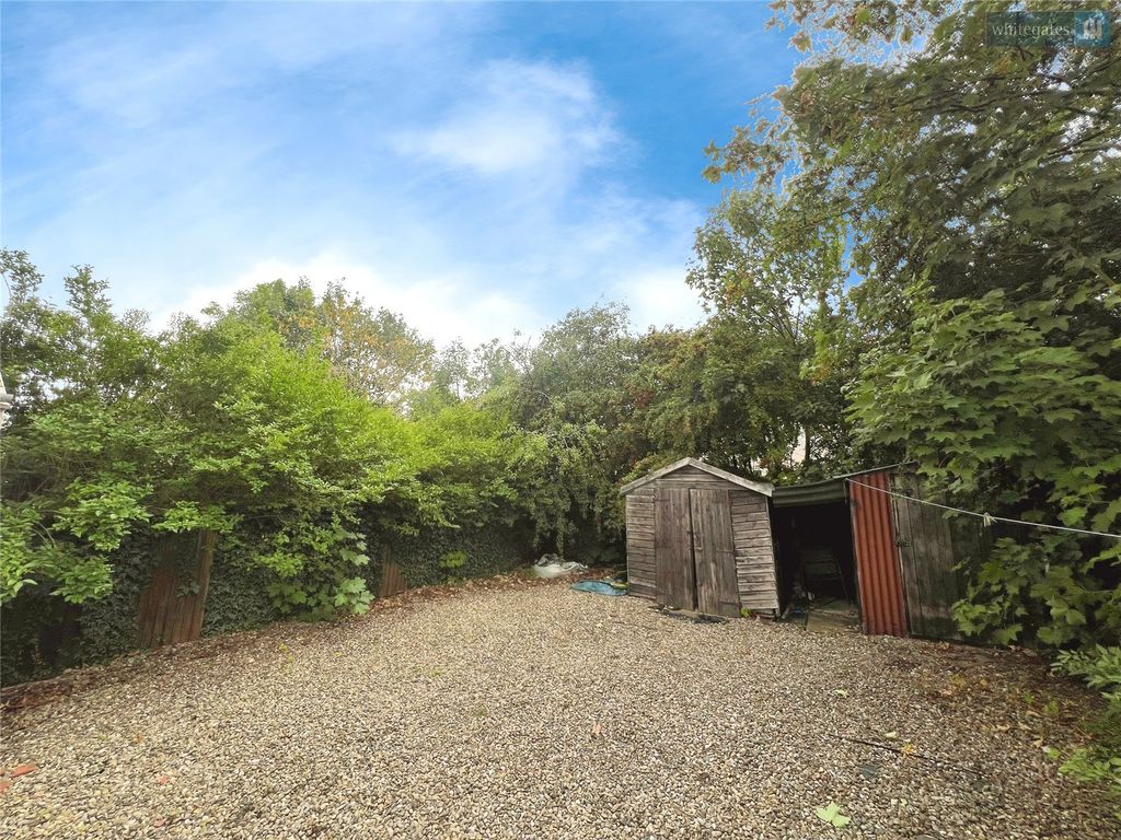 Property photo 2 of 21 Picture No. 18