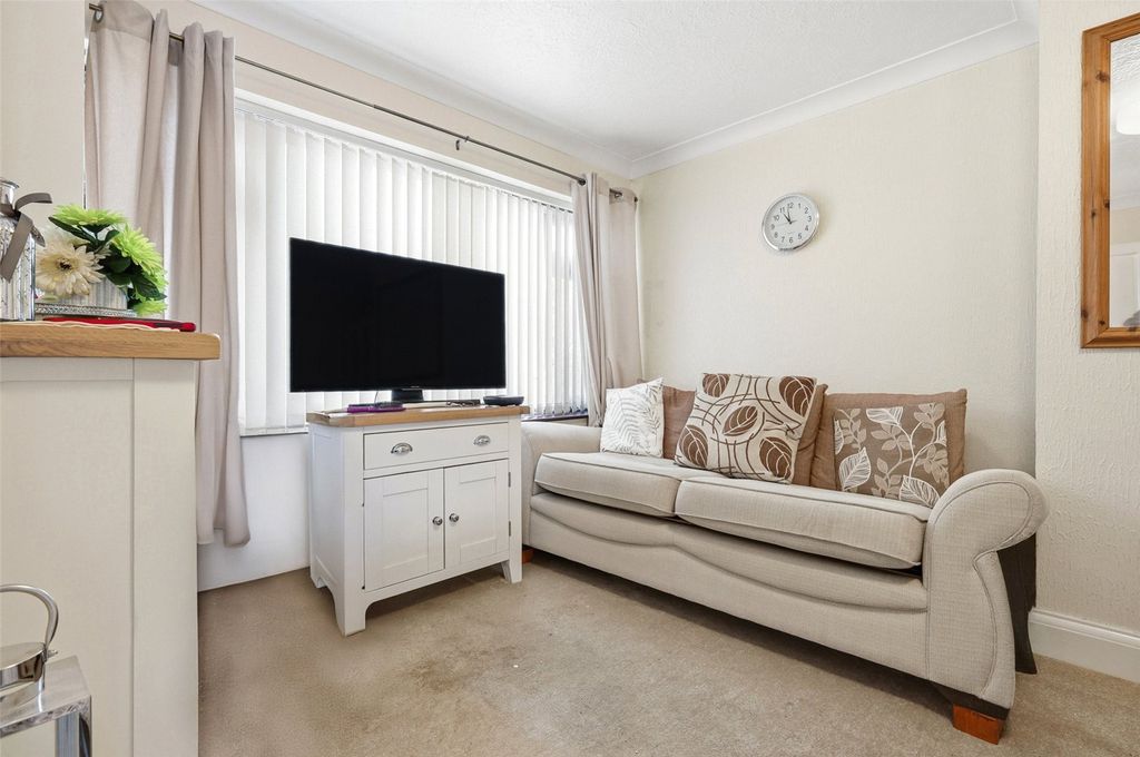 Property photo 2 of 19 Picture No. 29