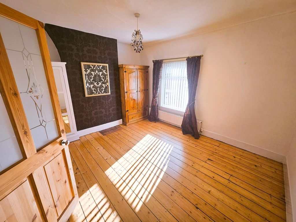 Property photo 2 of 18 Bedroom 1