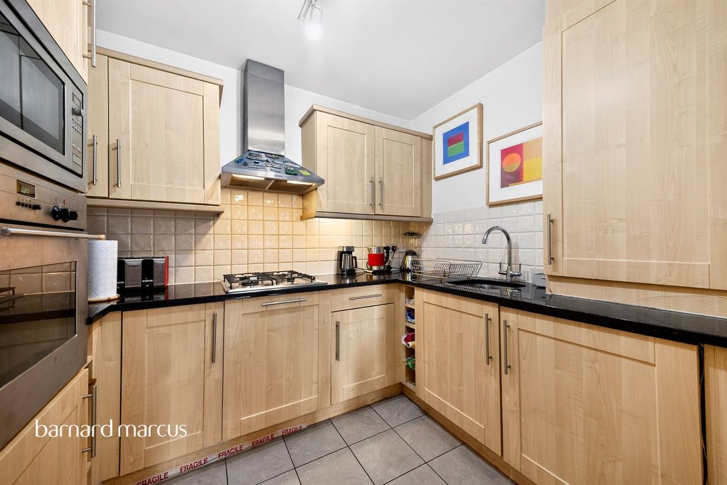 Property photo 3 of 20