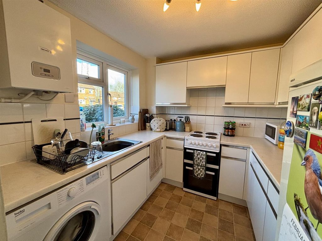 Property photo 2 of 10 Kitchen.Jpg