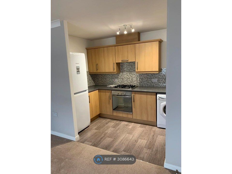 Property photo 3 of 13 Kitchen