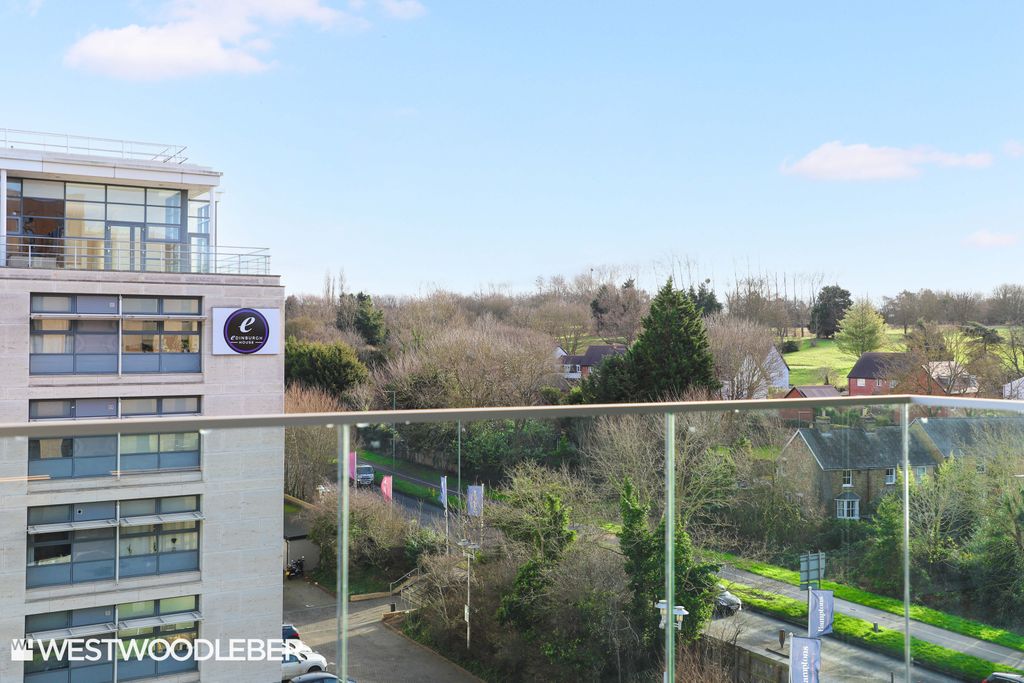 Property photo 2 of 25