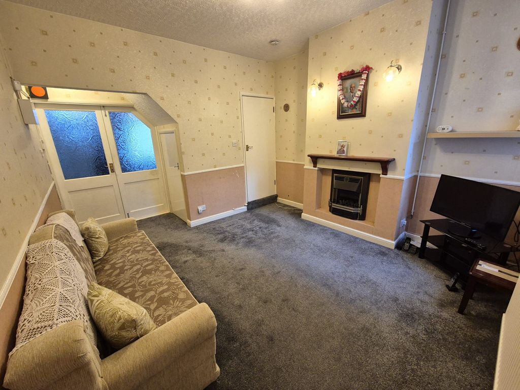 Property photo 3 of 12 Dining Room