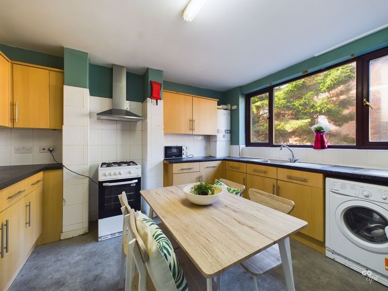 Property photo 1 of 10 Kitchen