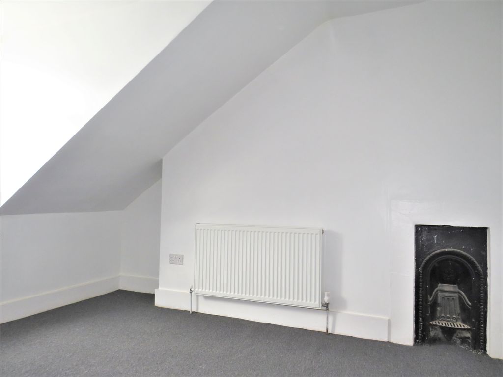 Property photo 1 of 3 Living Room