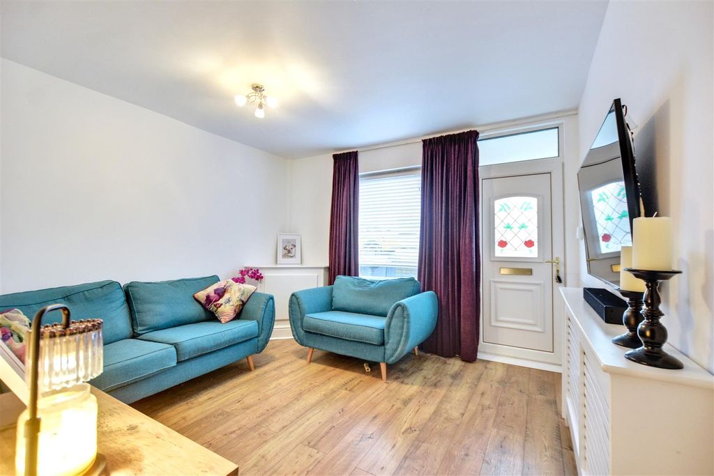 Property photo 3 of 21 Lounge_1.Jpeg