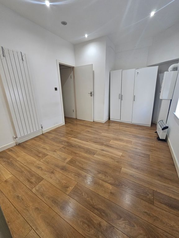 Property photo 1 of 4