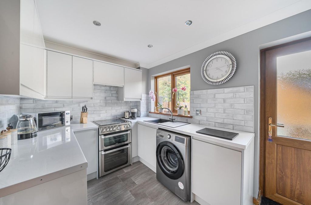 Property photo 3 of 18 1364292-14-68F657Add276E.Jpg