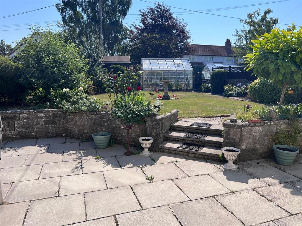 Property photo 3 of 24 Garden