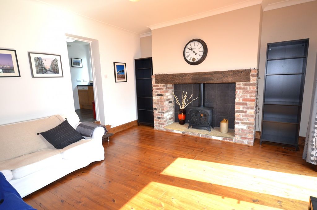 Property photo 3 of 15 House To Rent In Westbourne - Sitting Room