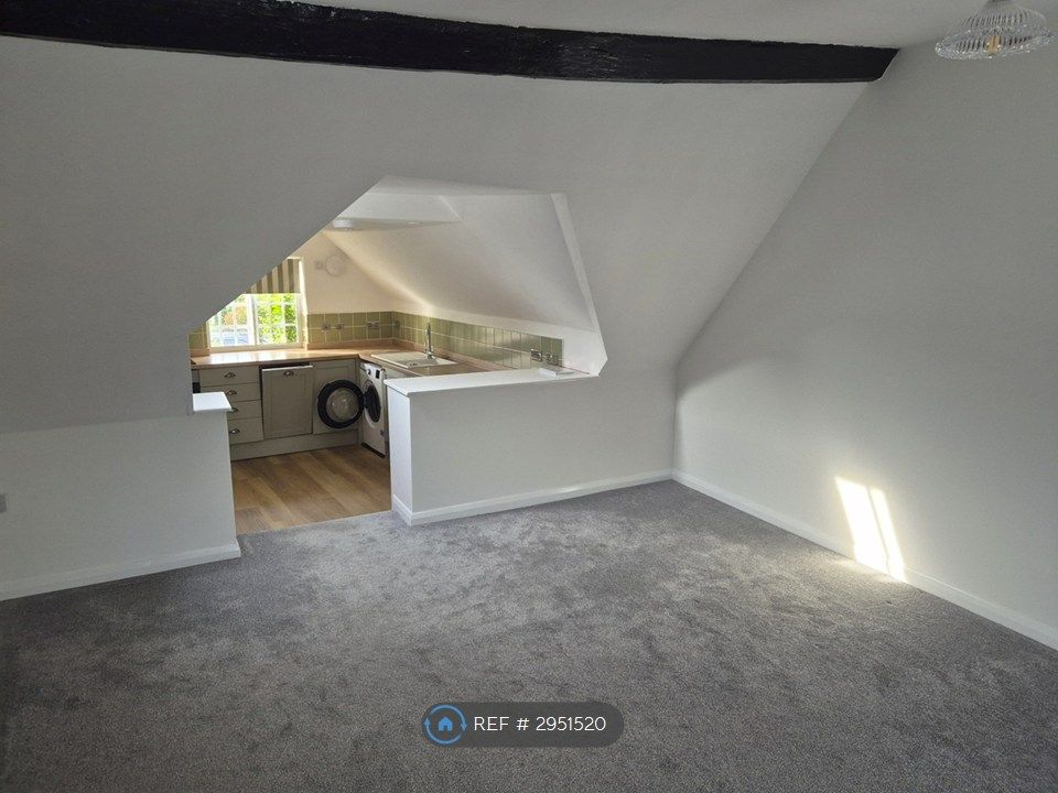 Property photo 3 of 11 Living