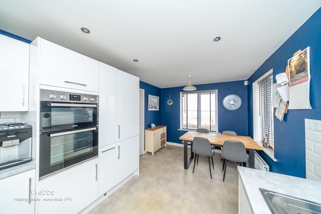 Property photo 2 of 26 Â© Webbs Estate Agents Â© (5 Of 80).Jpg