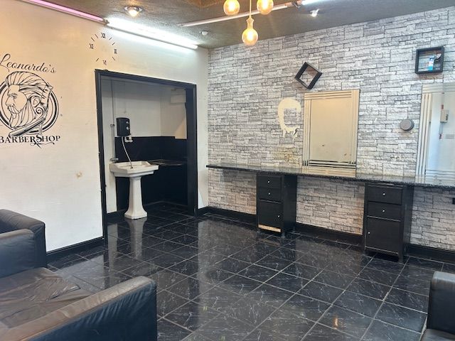 Property photo 2 of 3