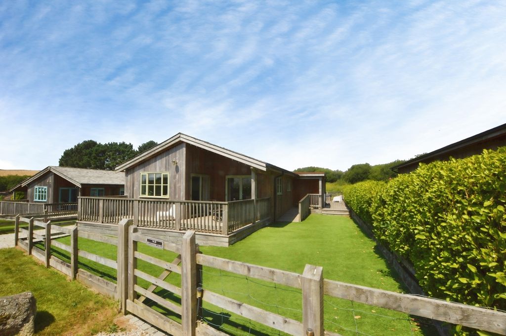 Property photo 1 of 18 1 - Pbox-Img.Jpg