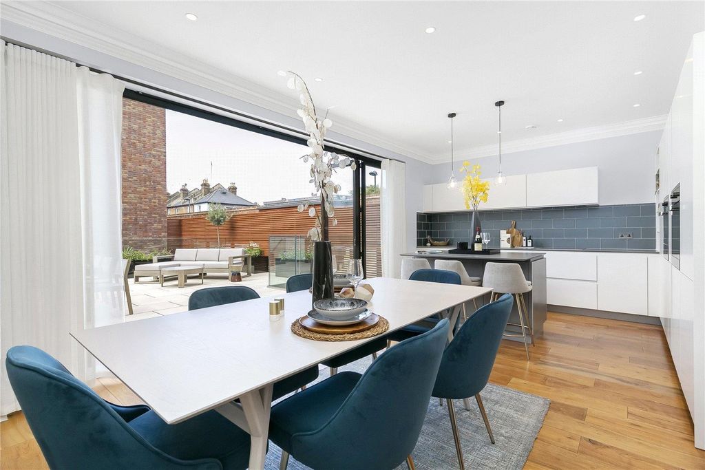 Property photo 2 of 11 25Fa72d5-B899-4865-A9Bd-c46887ee7Fd7.Jpeg